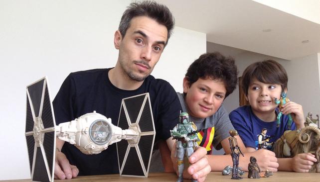 Familia de fanáticos: Alfio, Valentino y Clemente D’Antona comparten la pasión por la saga “Star Wars”.